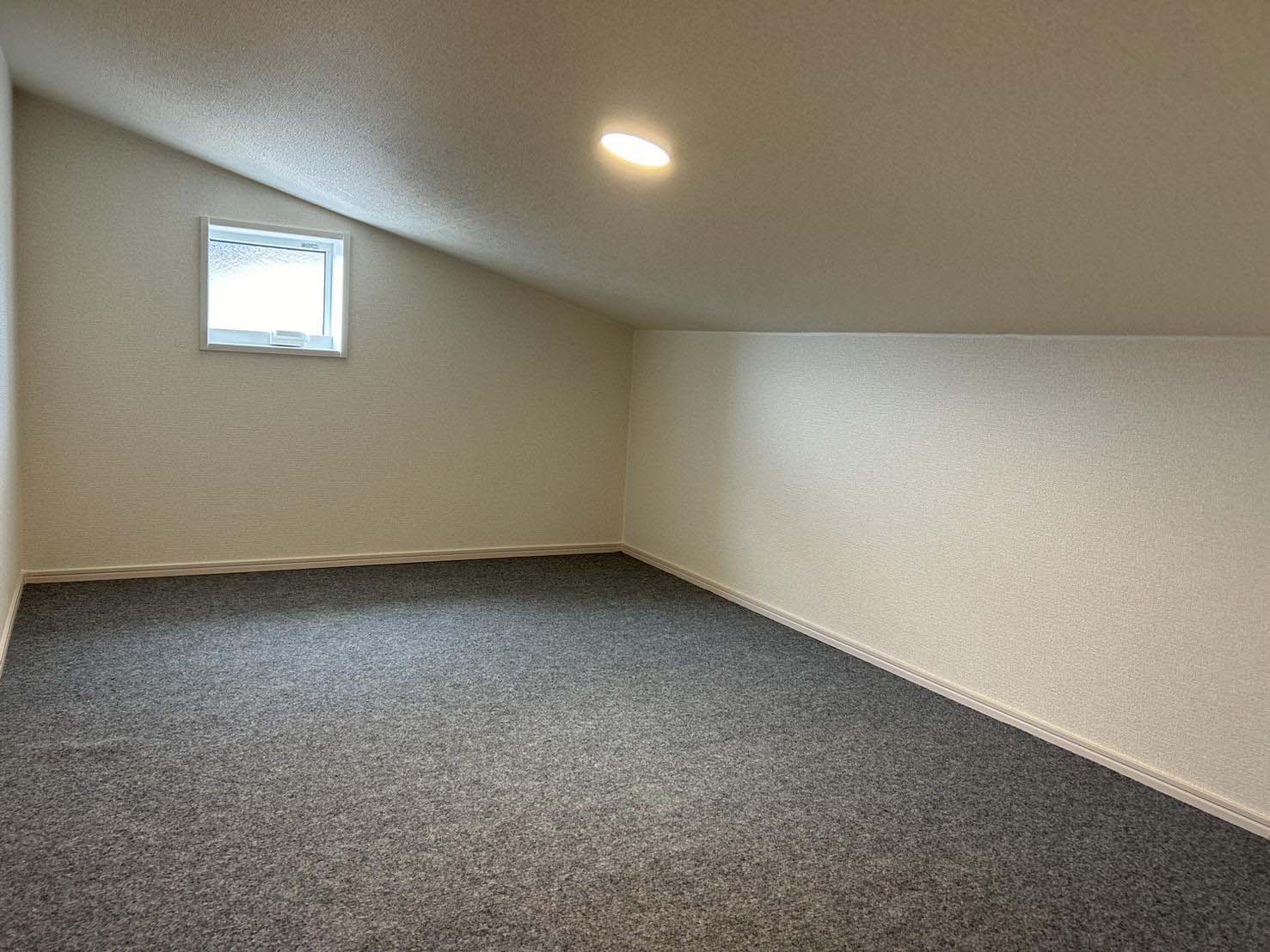 kurashiki-hachioujichou20241013-16（屋根裏の収納です。）